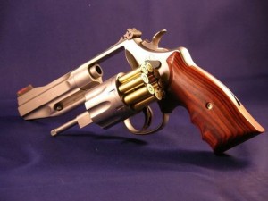 Moderní revolver